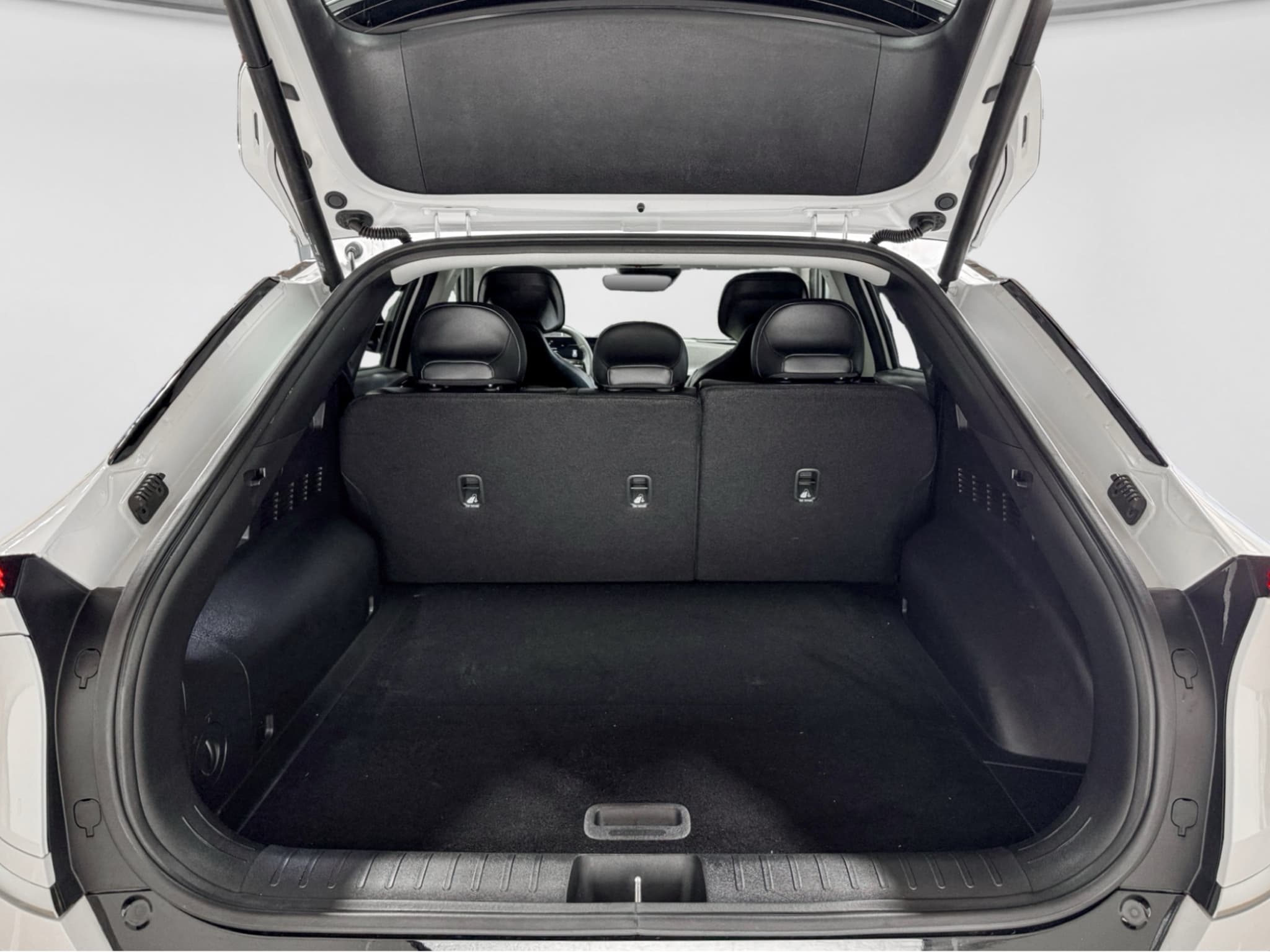 2025 Kia EV6 view 27