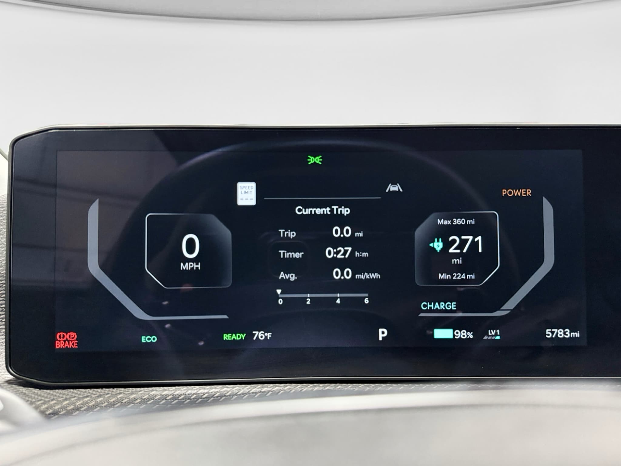 2025 Kia EV6 view 9