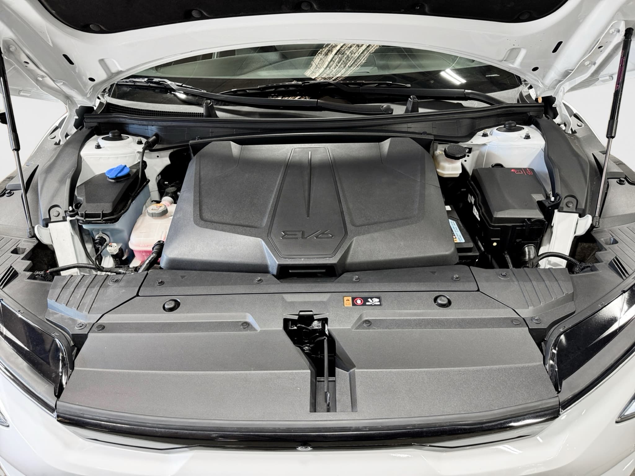 2025 Kia EV6 view 25
