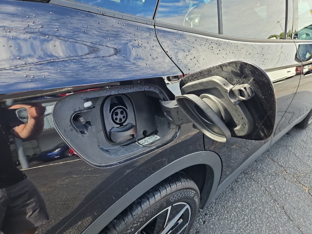2023 Volkswagen ID.4 view 5