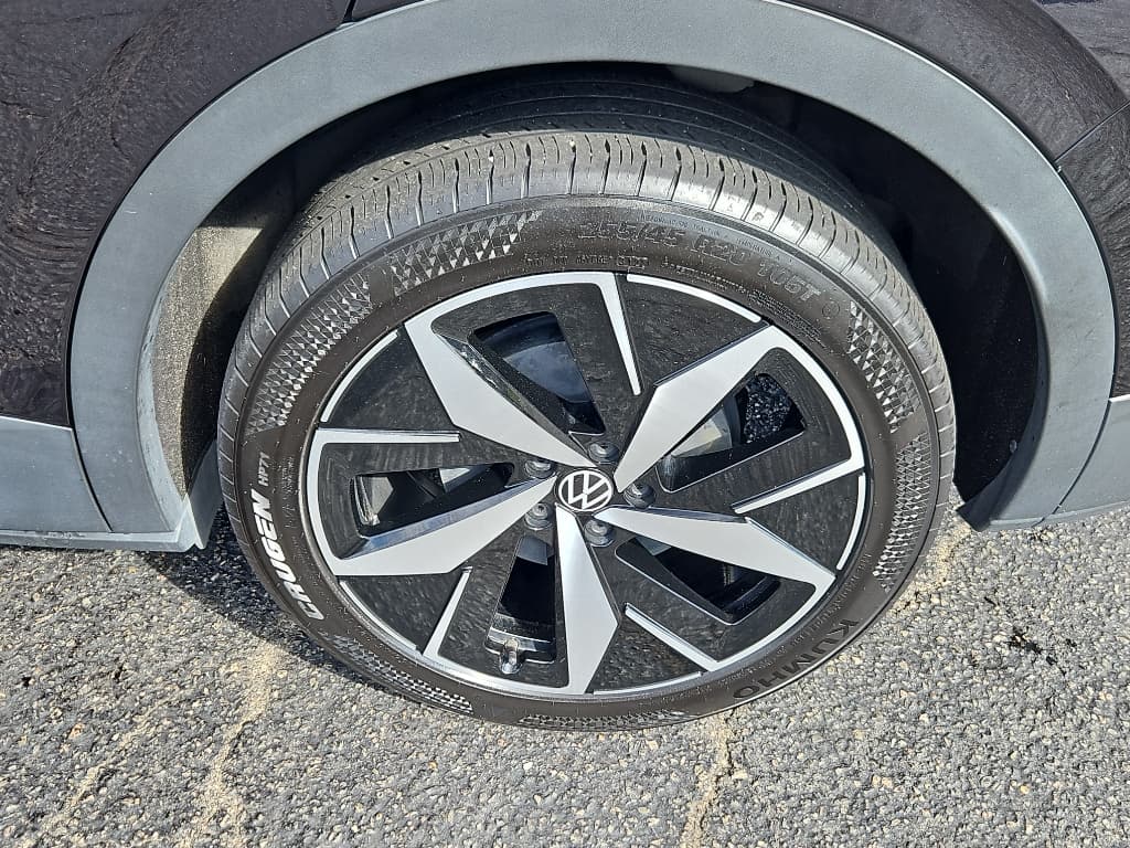 2023 Volkswagen ID.4 view 28