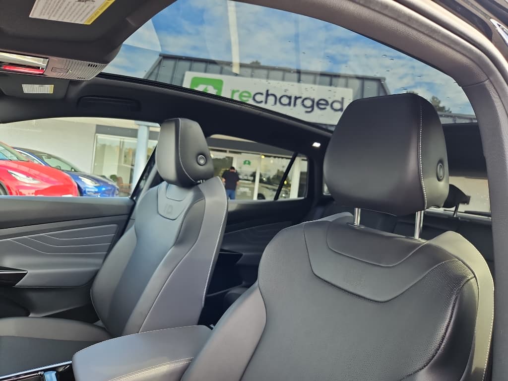 2023 Volkswagen ID.4 view 22