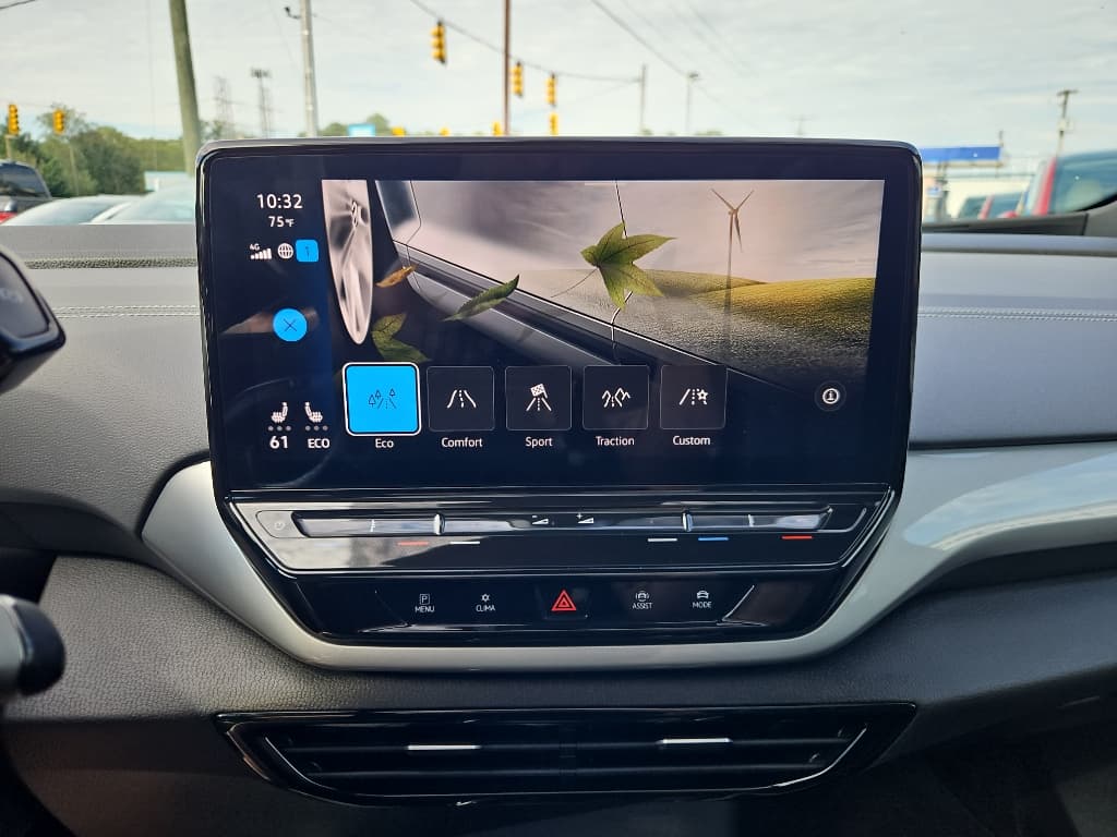 2023 Volkswagen ID.4 view 12