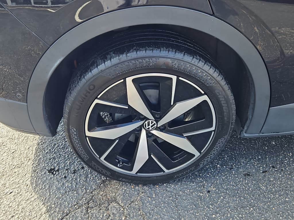 2023 Volkswagen ID.4 view 30