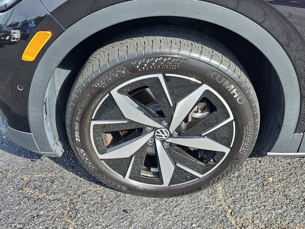 2023 Volkswagen ID.4 view 26