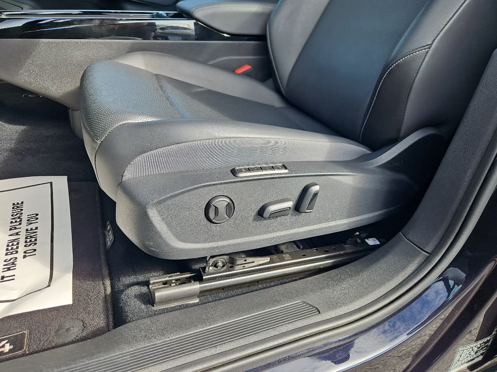 2023 Volkswagen ID.4 view 6