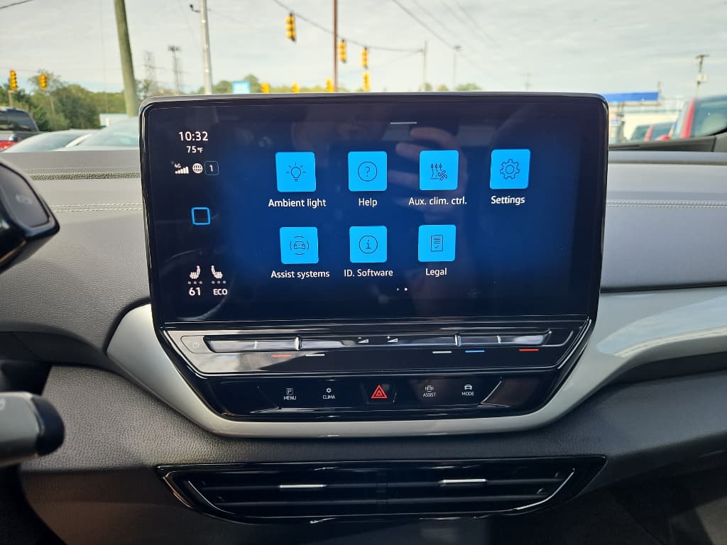 2023 Volkswagen ID.4 view 10