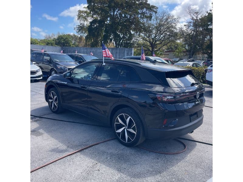 2023 Volkswagen ID.4 view 4