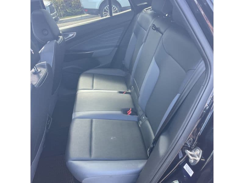 2023 Volkswagen ID.4 view 6