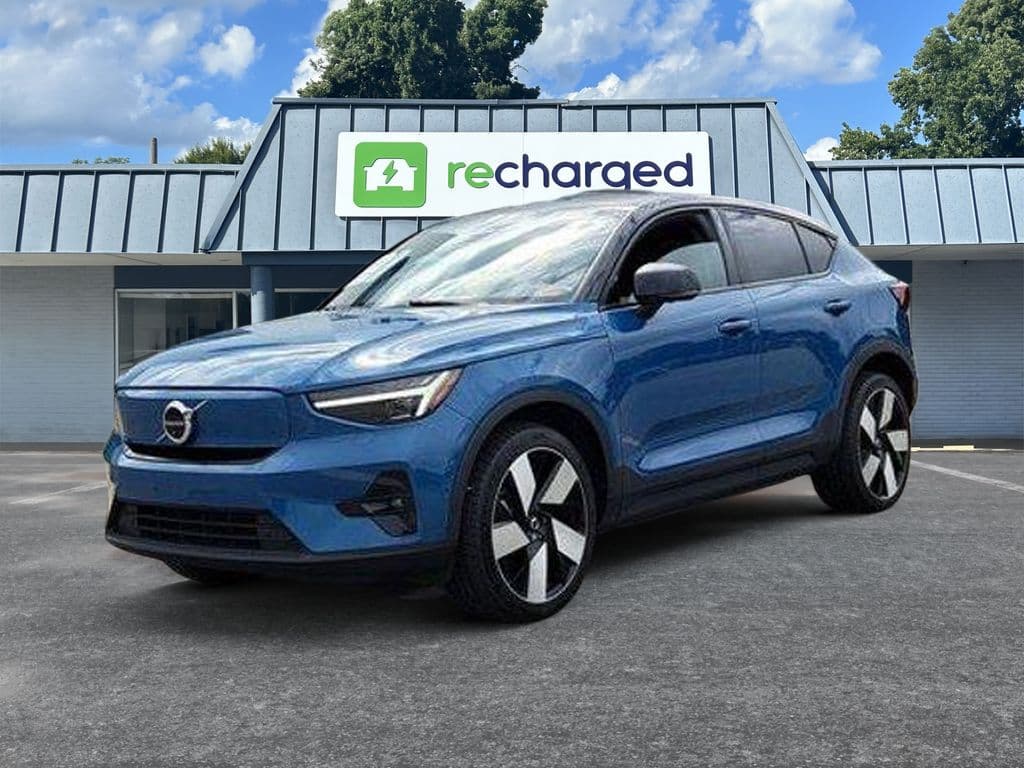 2022 Volvo C40 view 2
