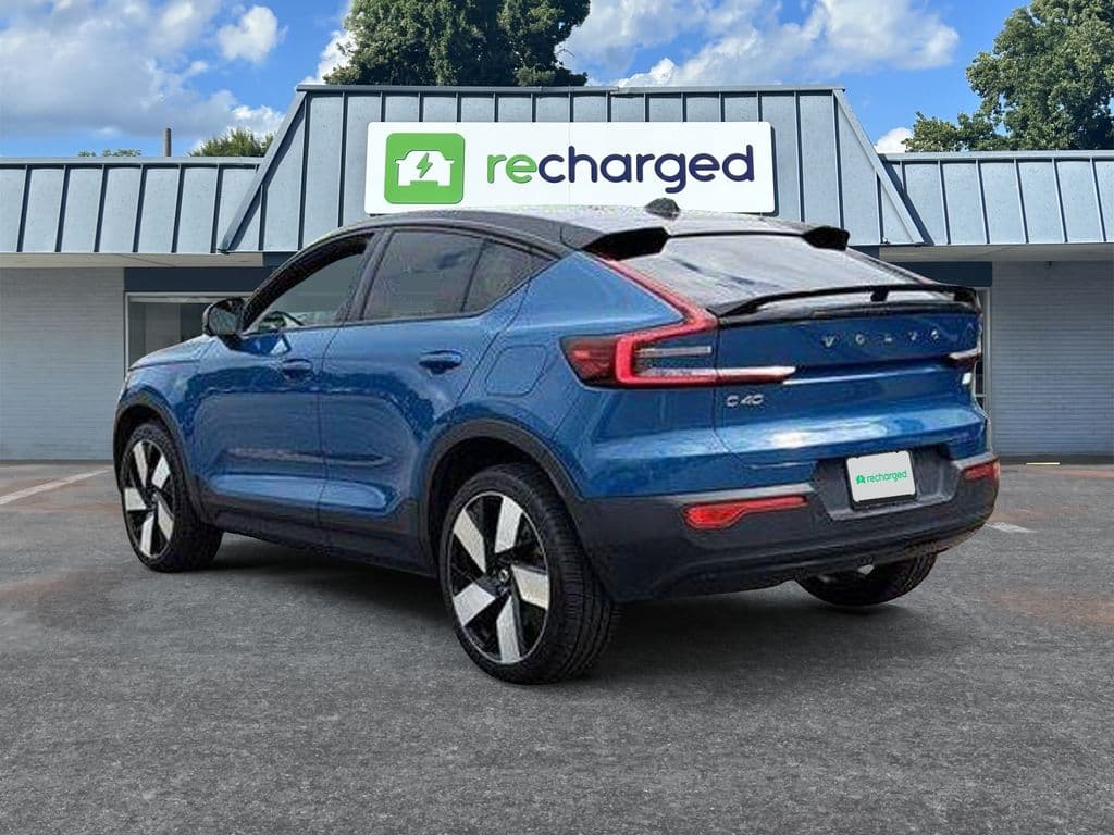 2022 Volvo C40 view 4