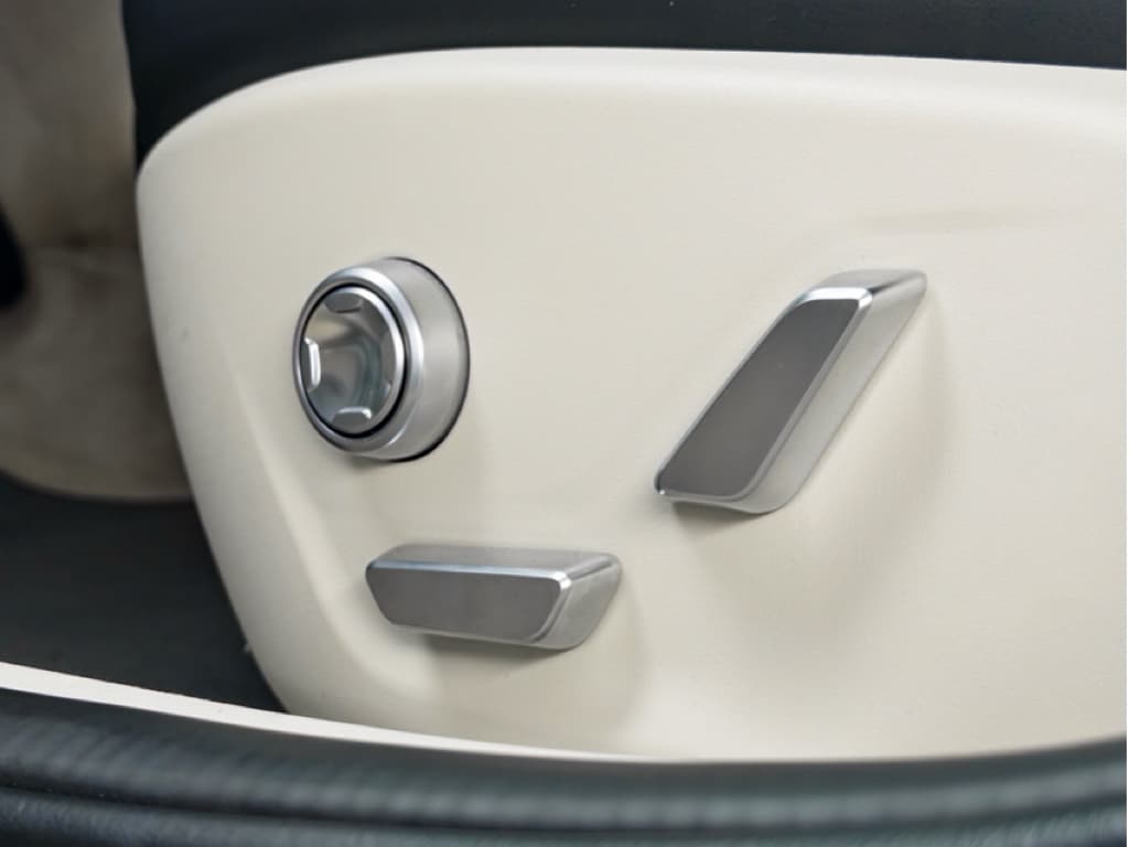 2023 Lucid Air view 6