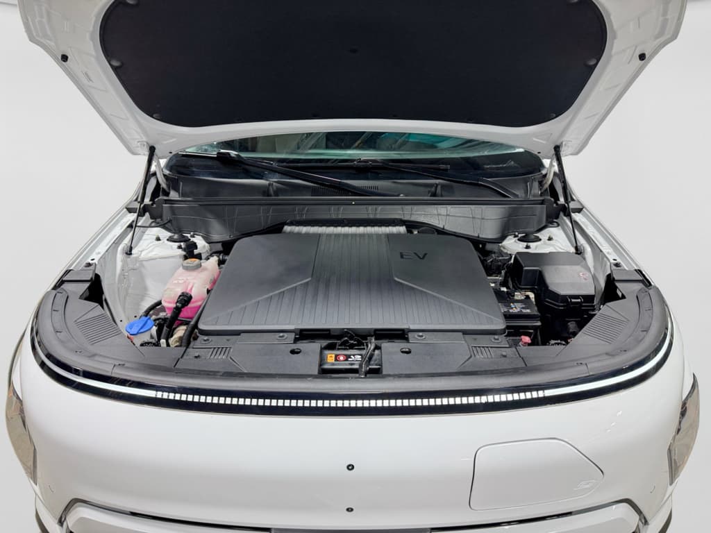 2024 Hyundai Kona view 26