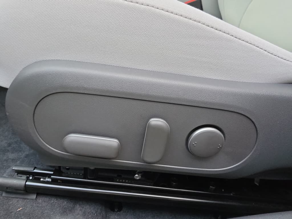 2024 Hyundai Kona view 19