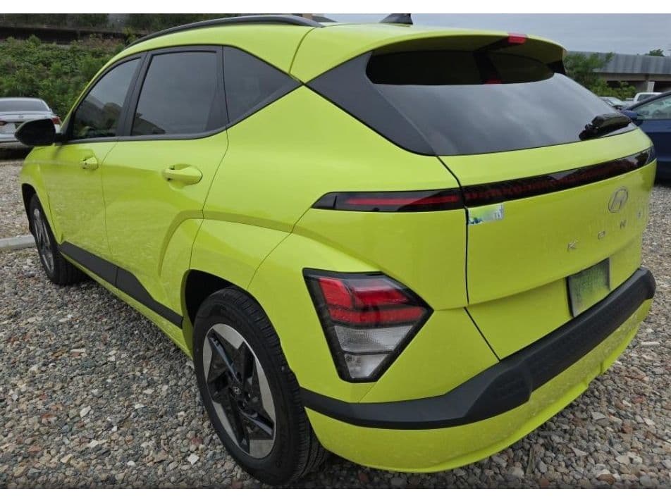 2024 Hyundai Kona view 4
