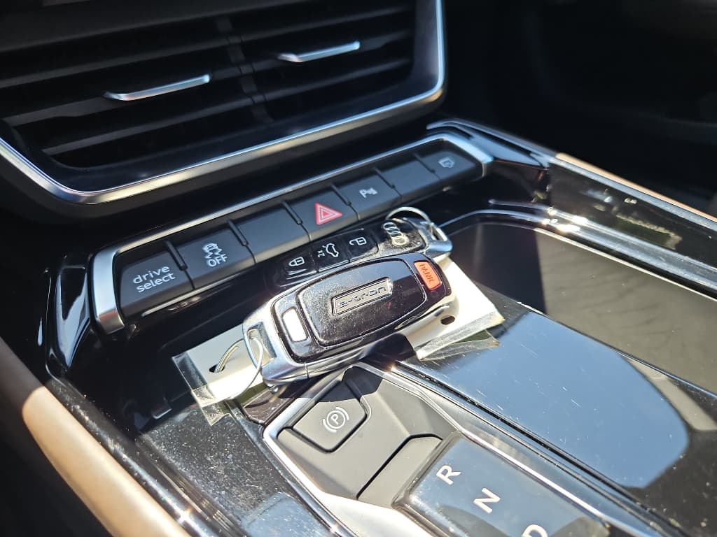 2022 Audi e-tron GT view 19