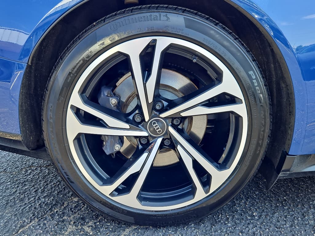 2022 Audi e-tron GT view 31