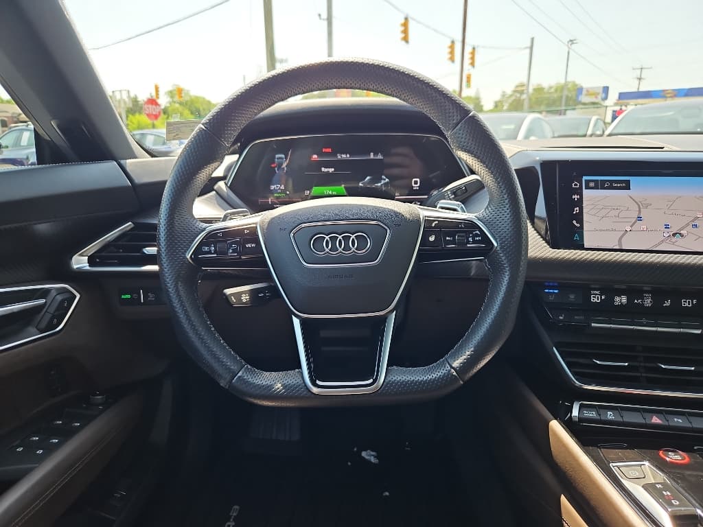 2022 Audi e-tron GT view 8