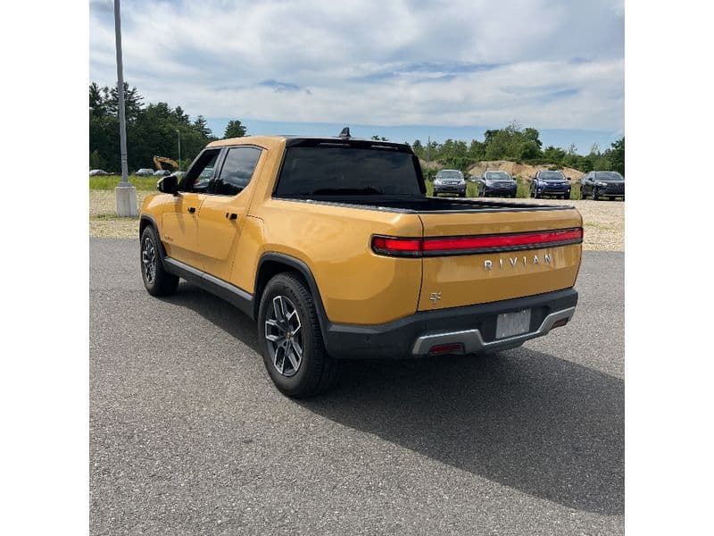 2022 Rivian R1T view 2