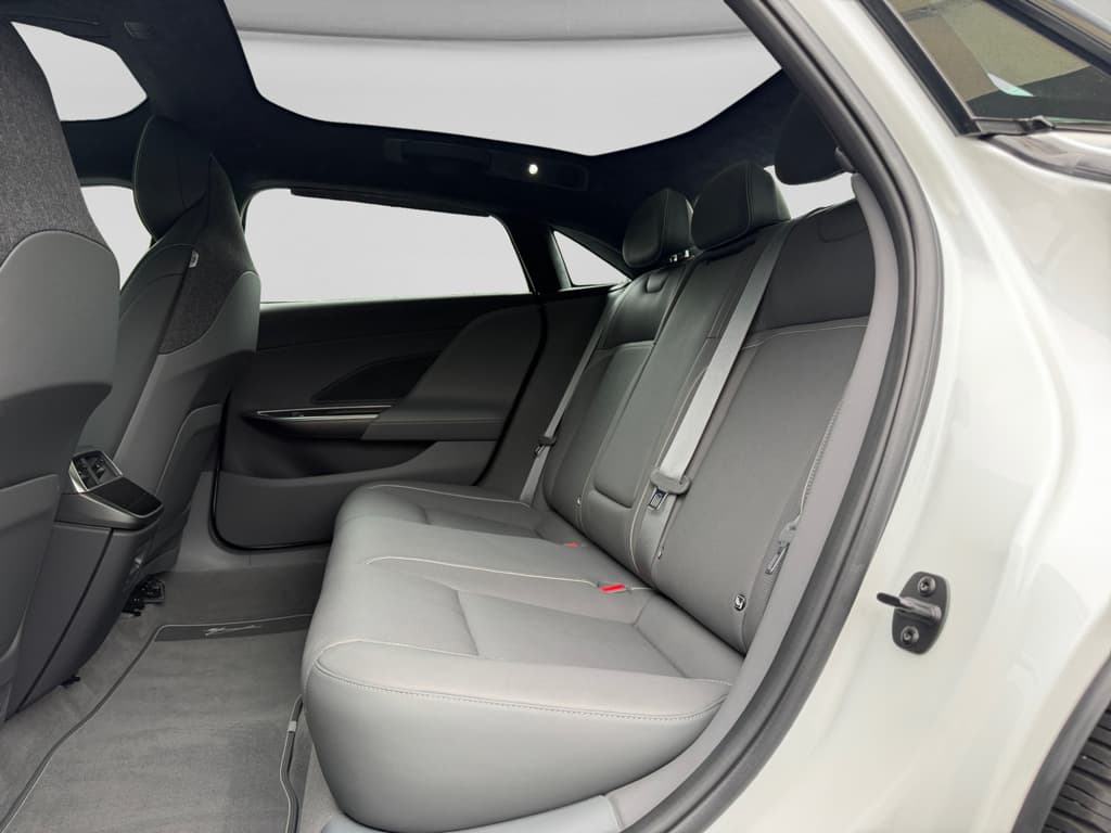 2023 Lucid Air view 26