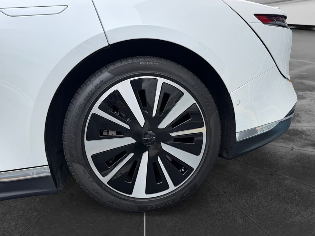2023 Lucid Air view 42