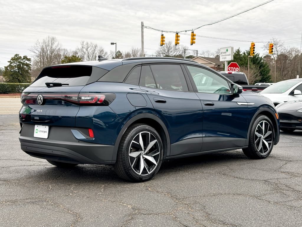 2023 Volkswagen ID.4 view 3