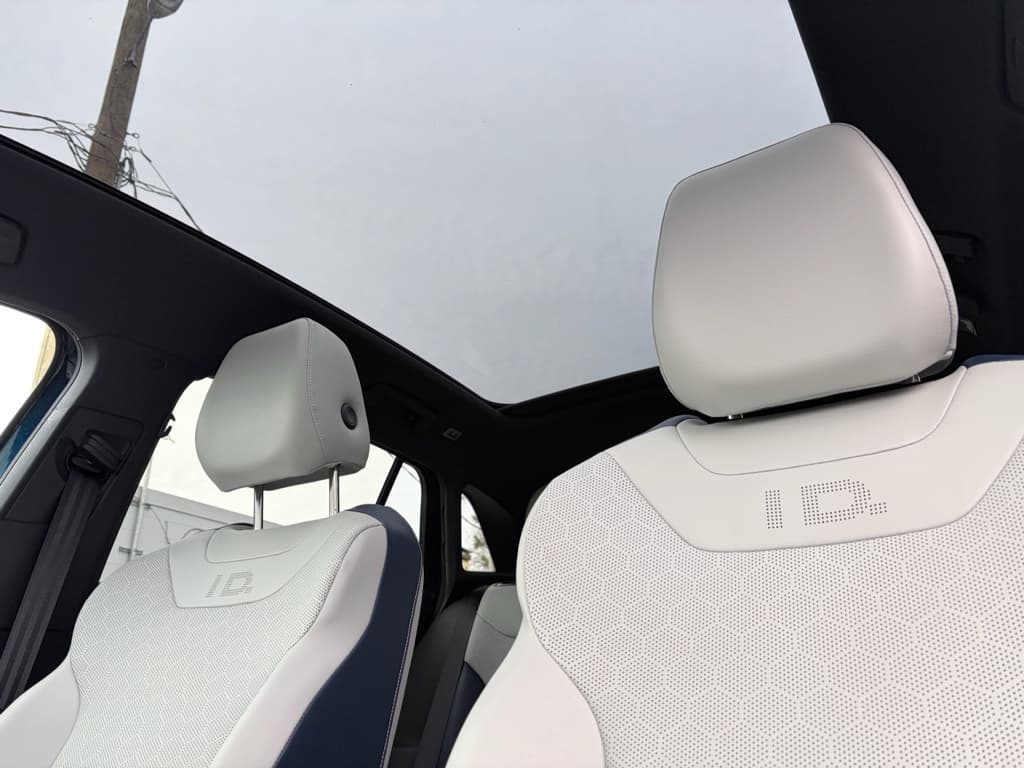 2023 Volkswagen ID.4 view 24