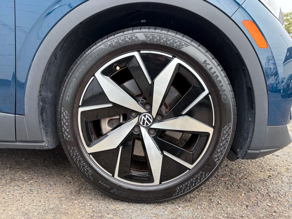 2023 Volkswagen ID.4 view 31