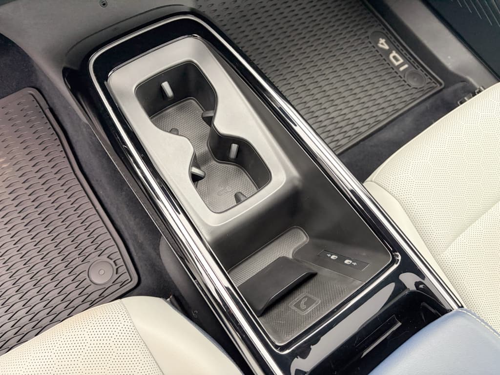 2023 Volkswagen ID.4 view 19