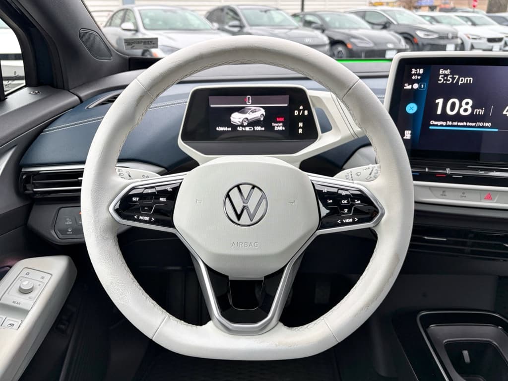 2023 Volkswagen ID.4 view 8