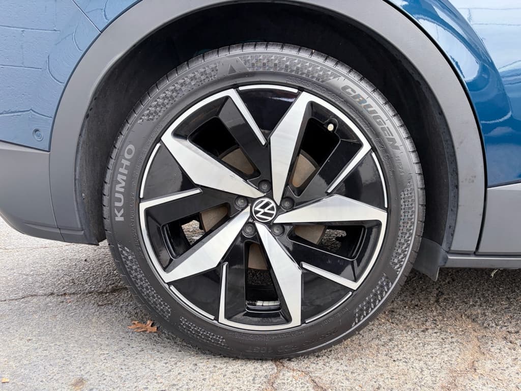 2023 Volkswagen ID.4 view 29