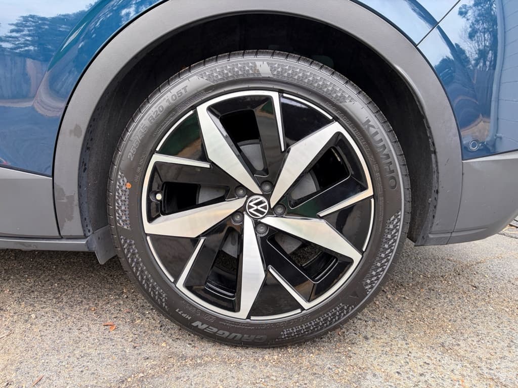 2023 Volkswagen ID.4 view 35