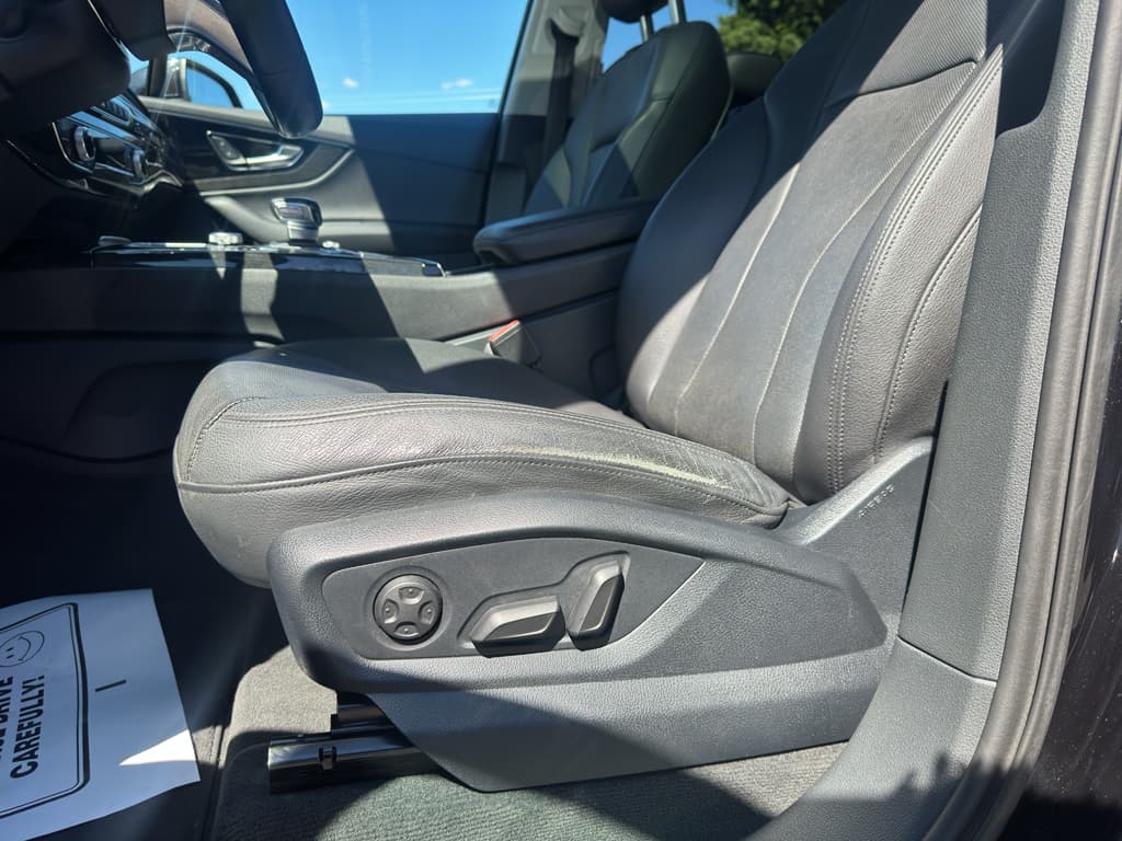2017 Audi Q7 view 5