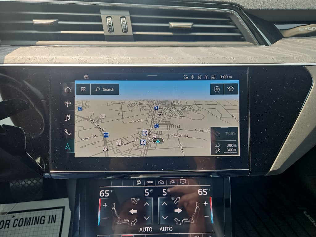 2021 Audi e-tron view 14