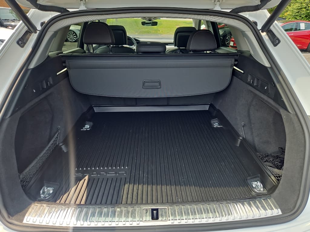 2021 Audi e-tron view 21