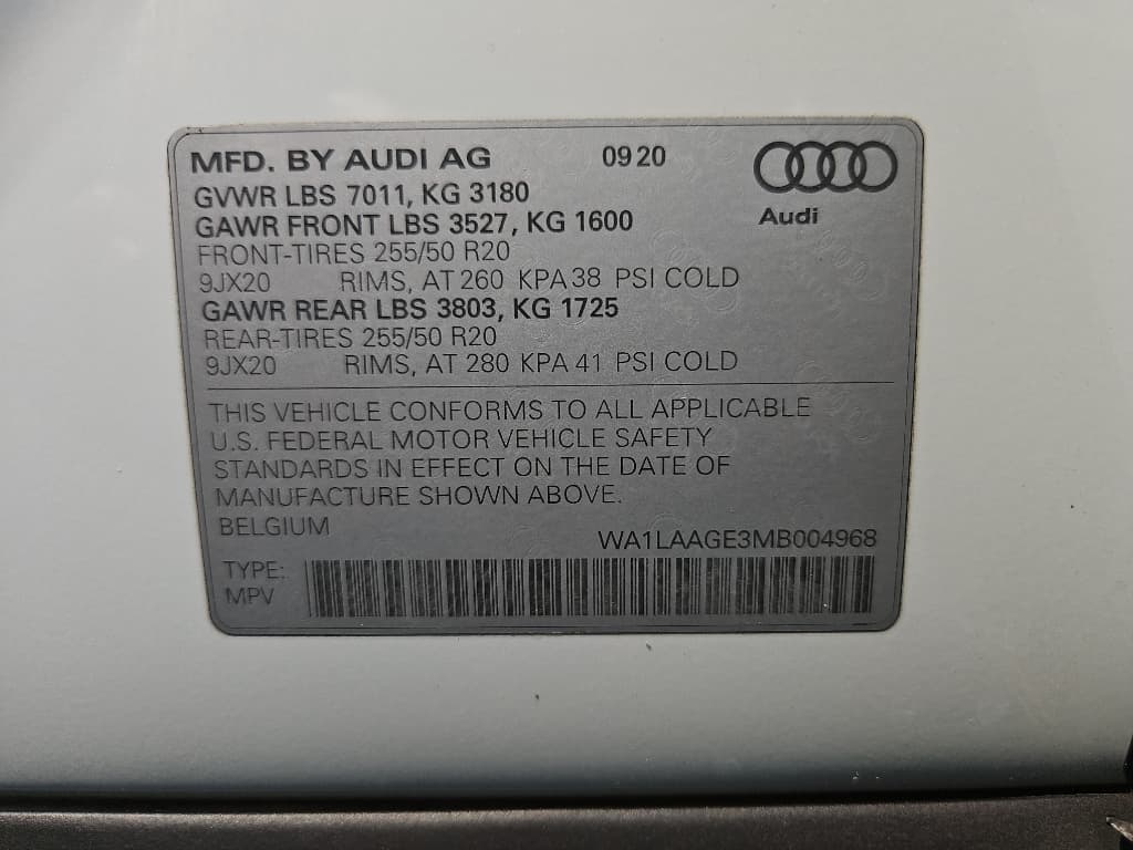 2021 Audi e-tron view 22