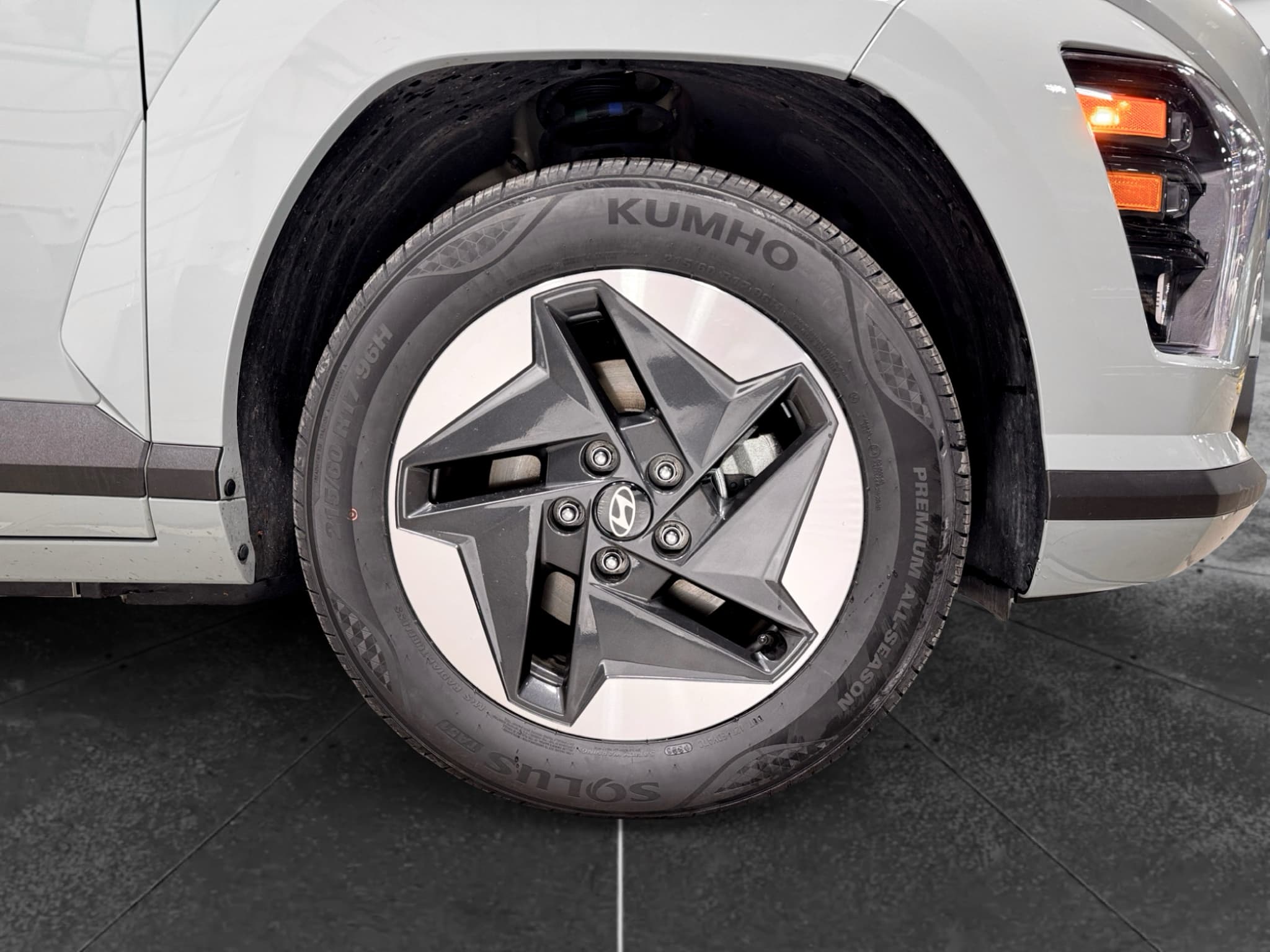 2024 Hyundai Kona view 38
