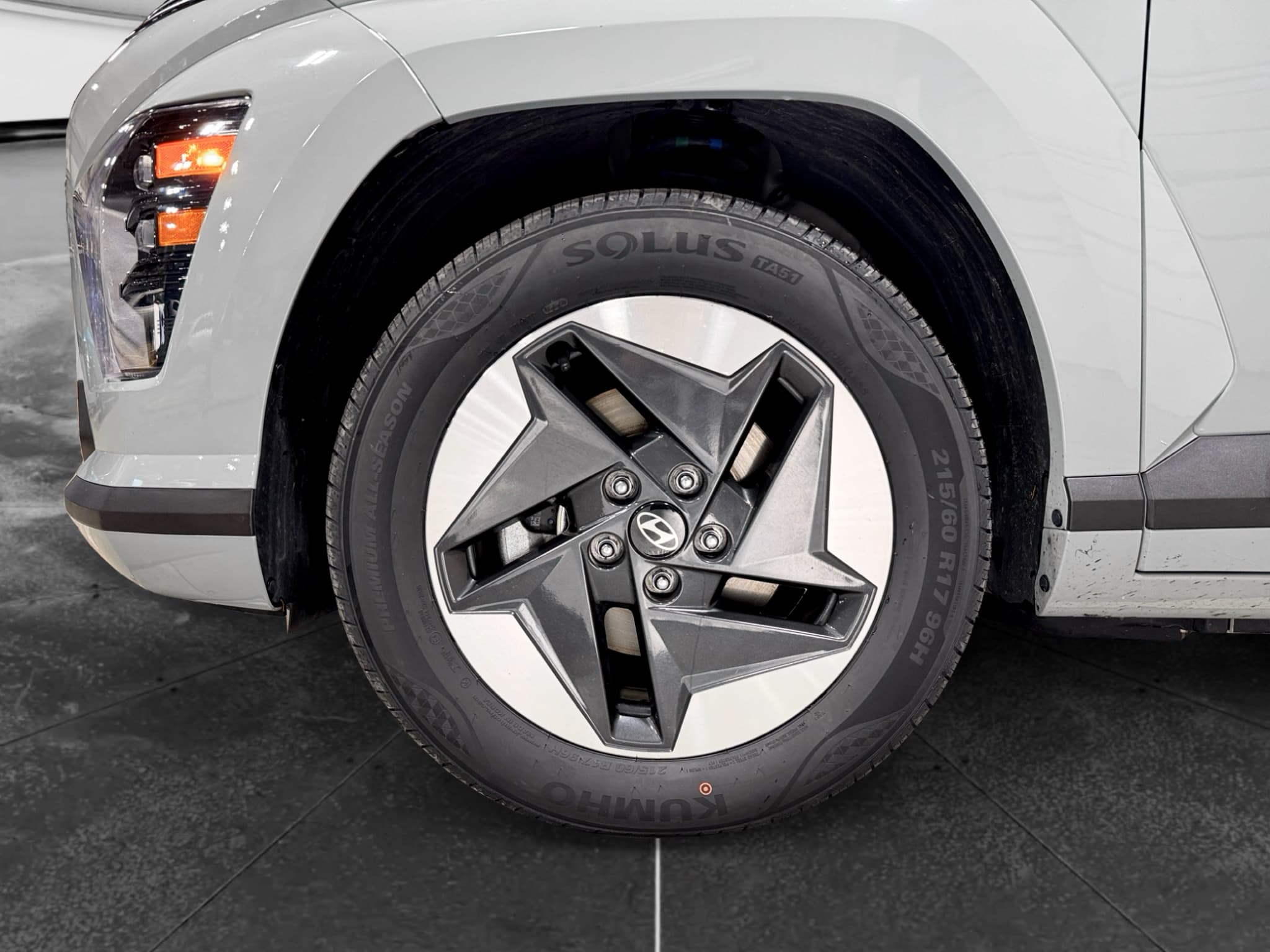 2024 Hyundai Kona view 32