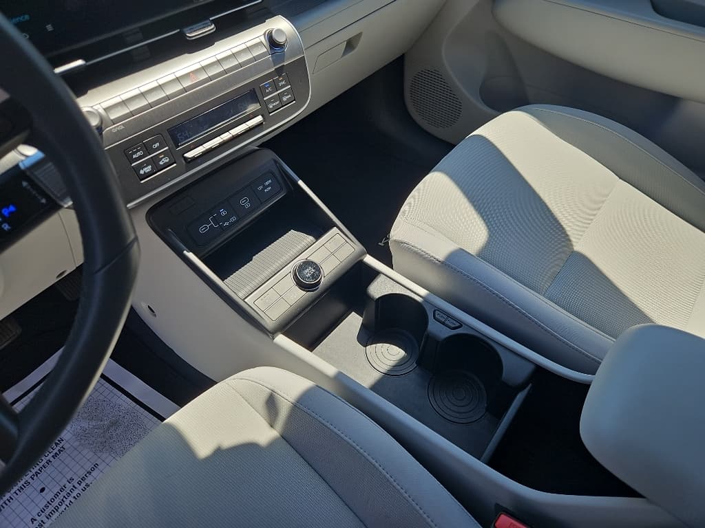 2024 Hyundai Kona view 17