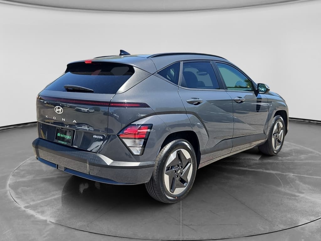 2024 Hyundai Kona view 3