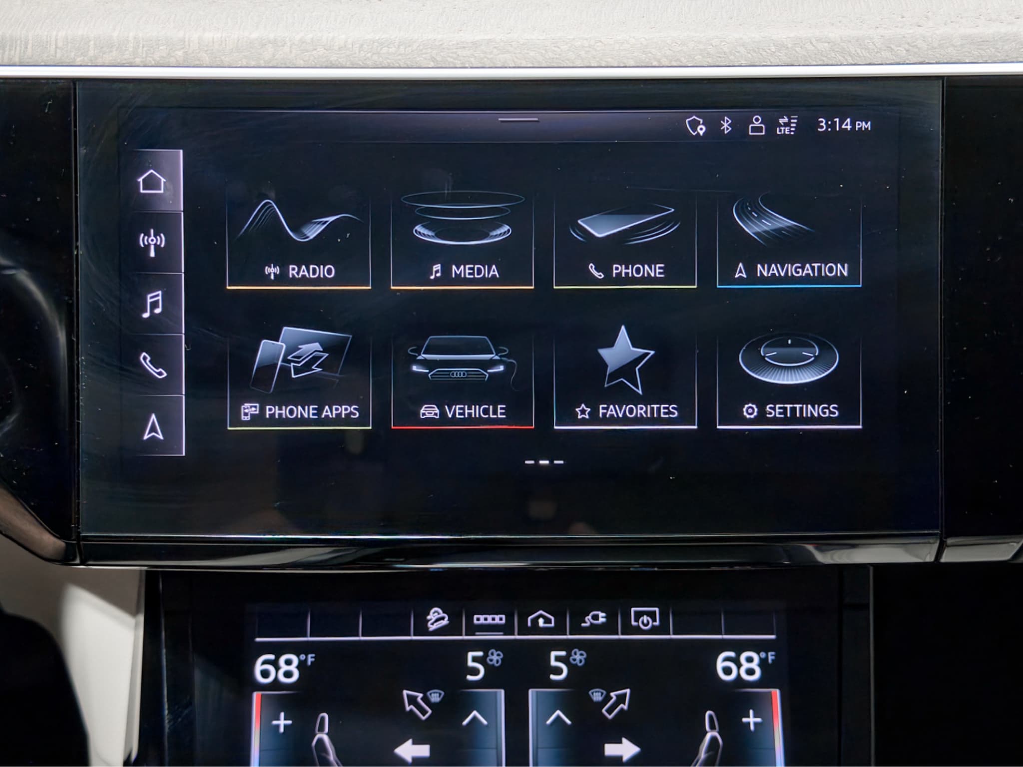 2024 Audi Q8 e-tron view 13