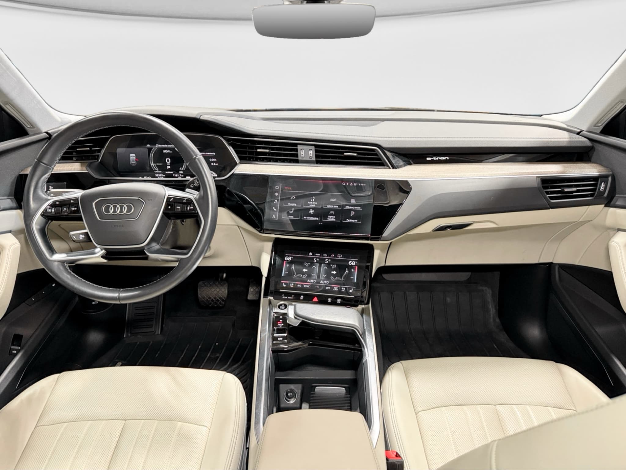 2024 Audi Q8 e-tron view 17