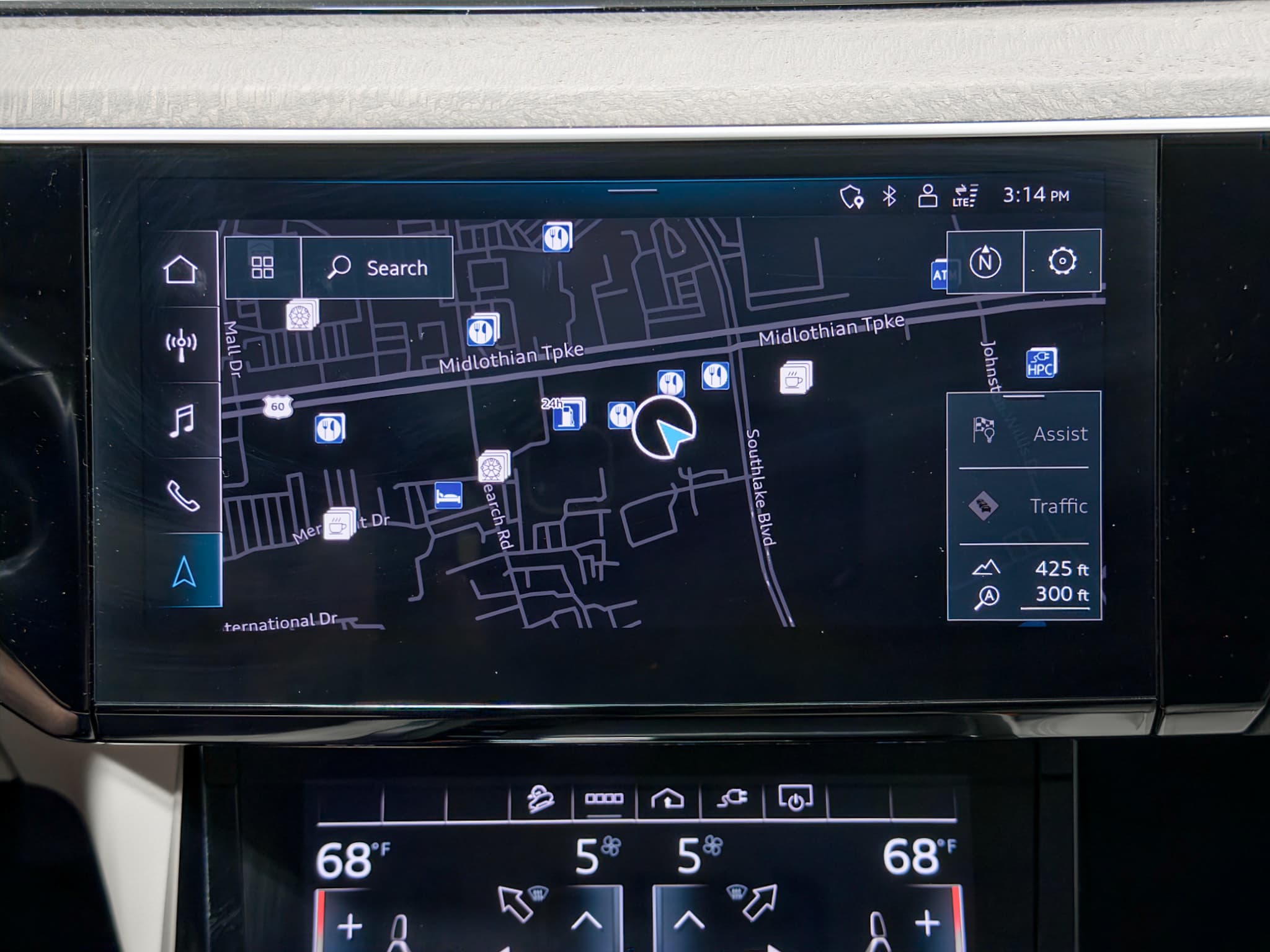 2024 Audi Q8 e-tron view 11