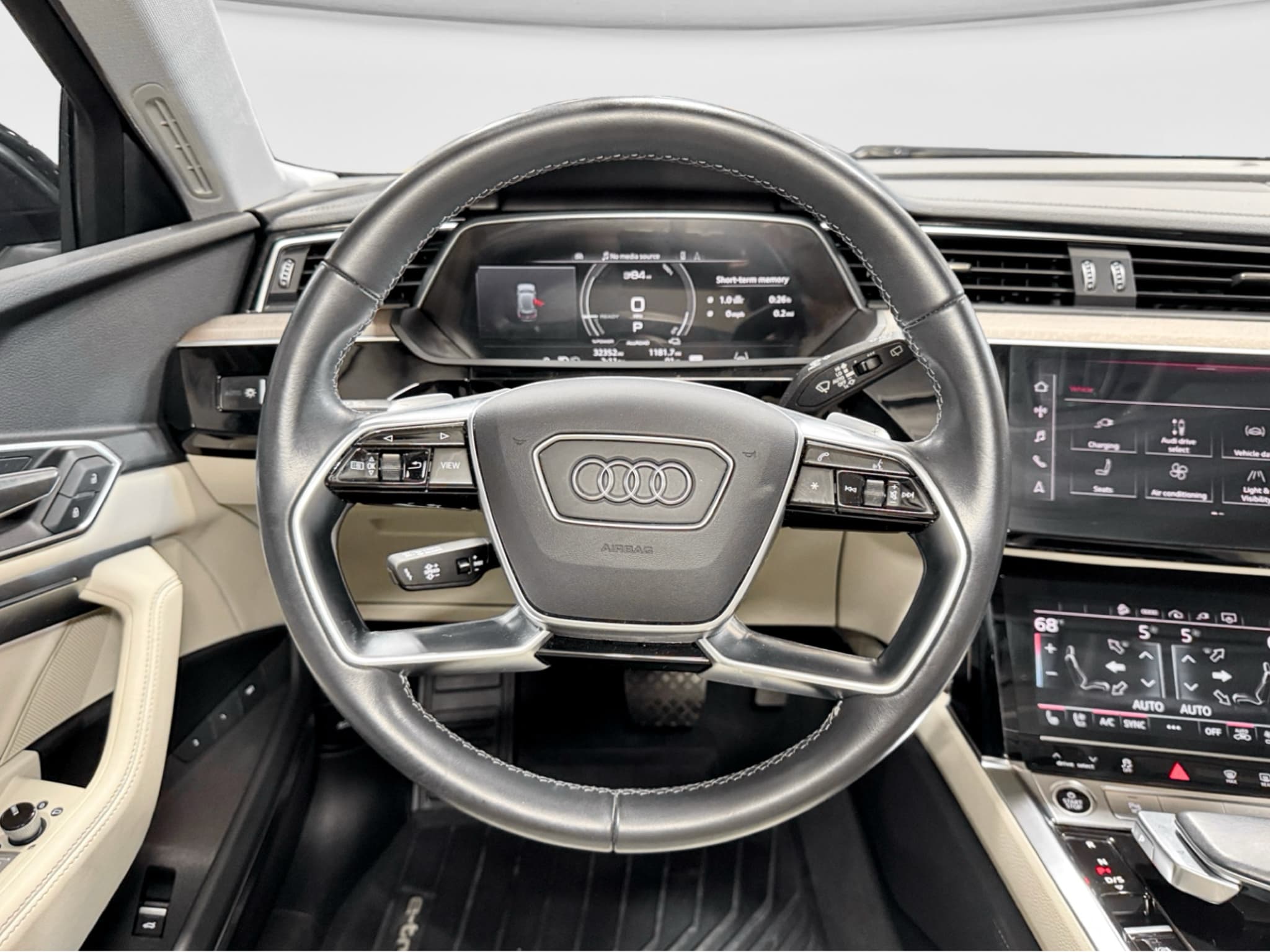 2024 Audi Q8 e-tron view 9
