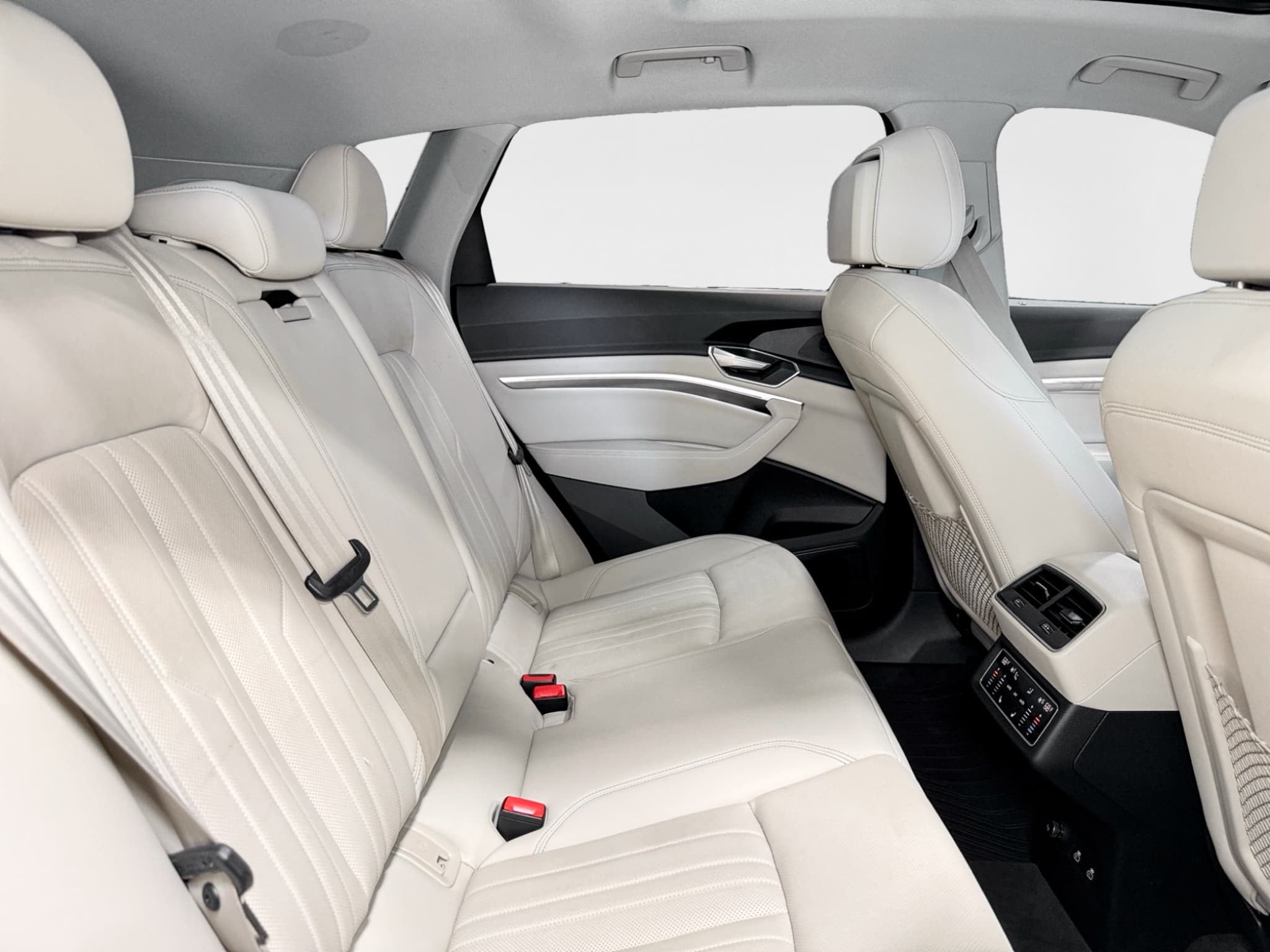 2024 Audi Q8 e-tron view 23