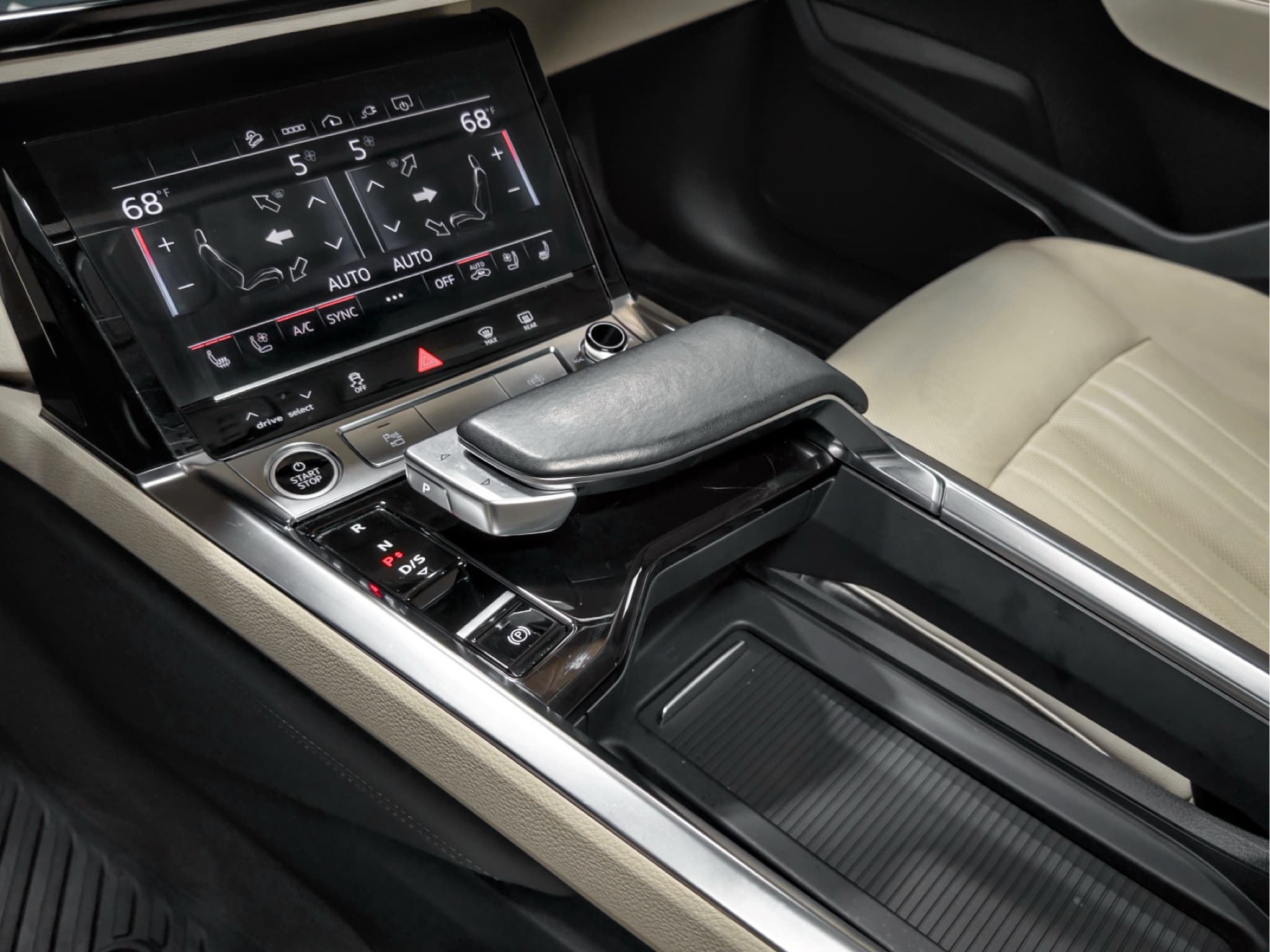 2024 Audi Q8 e-tron view 20