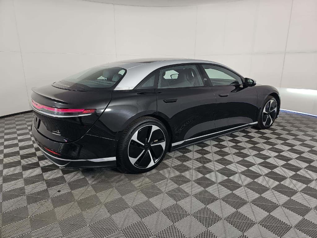 2022 Lucid Air view 4