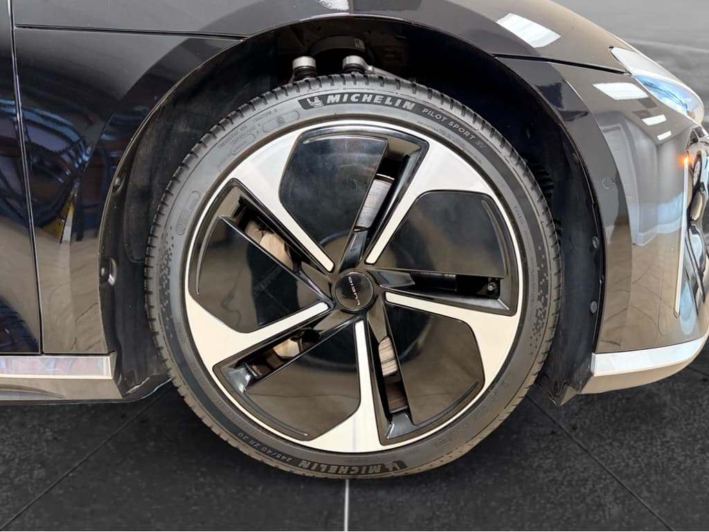 2022 Lucid Air view 35