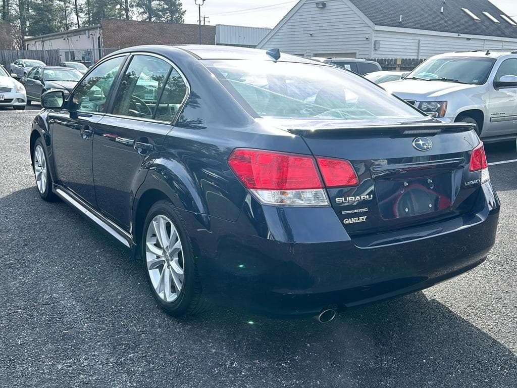 2013 Subaru Legacy view 2