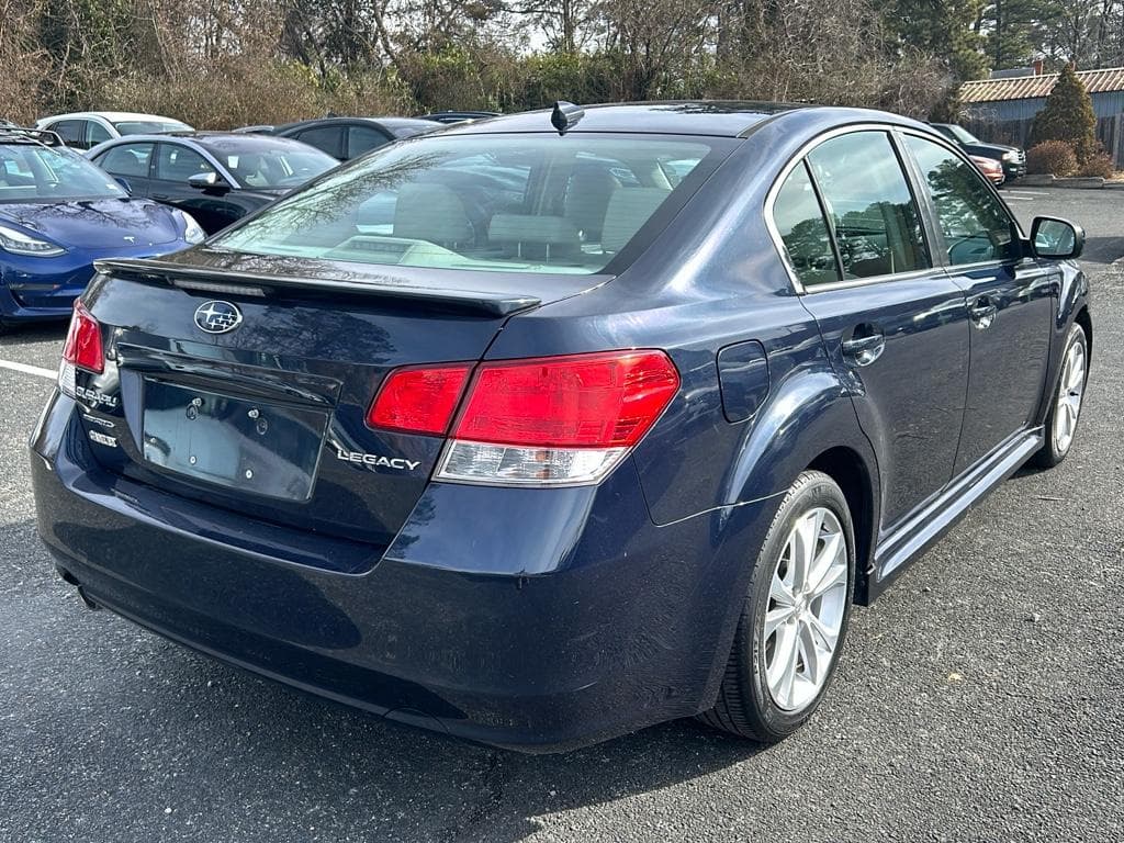 2013 Subaru Legacy view 3